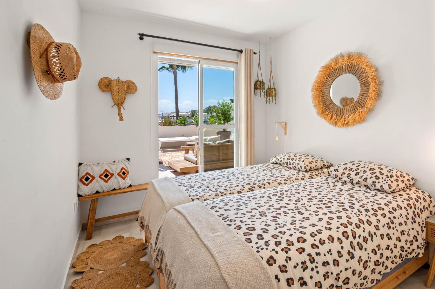 Appartamento Stayatsas Luxe App Vlakbij Strand, 80 M2 Terras, Grote Zwembaden