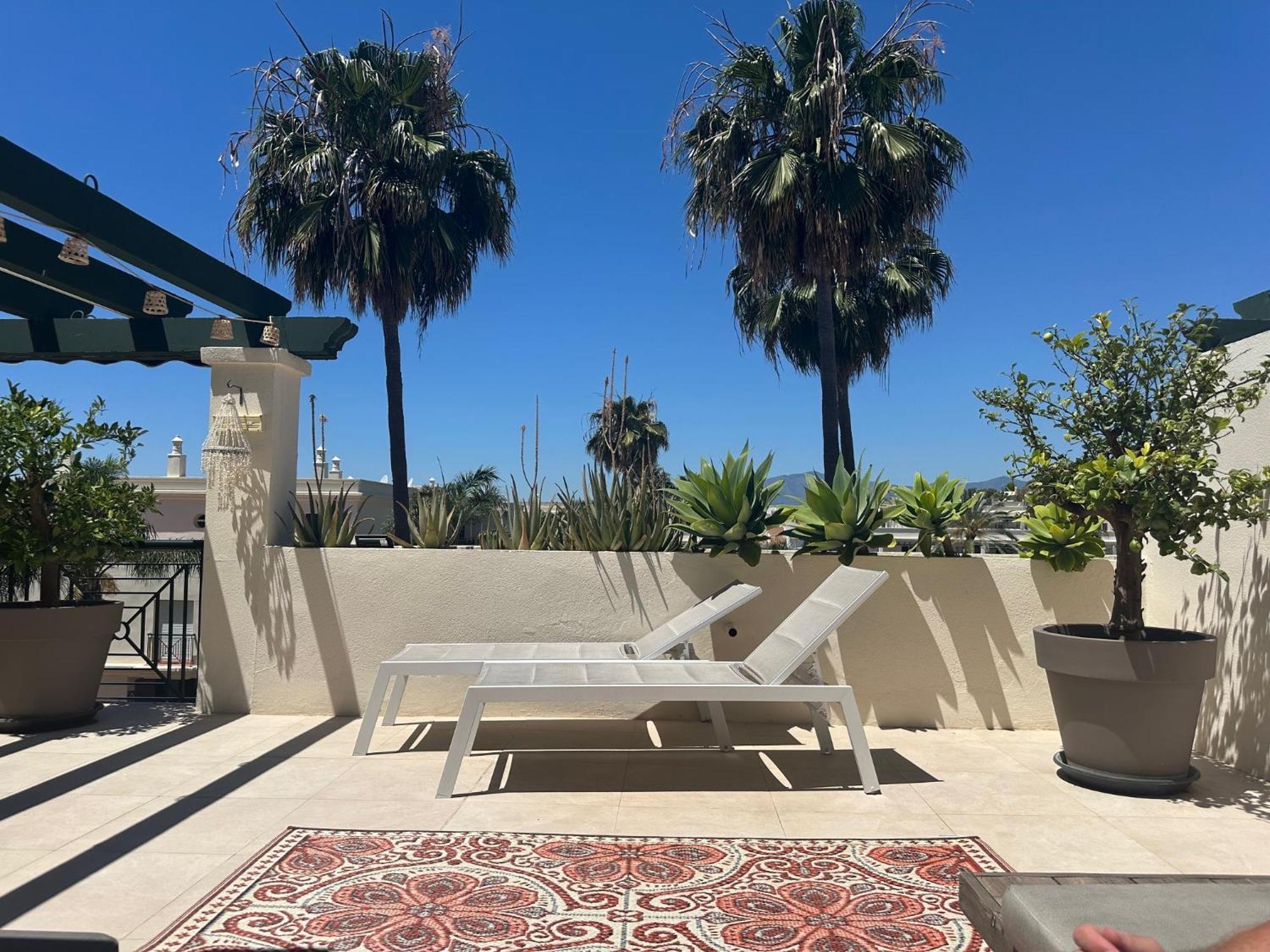 Stayatsas Luxe App Vlakbij Strand, 80 M2 Terras, Grote Zwembaden * Marbella
