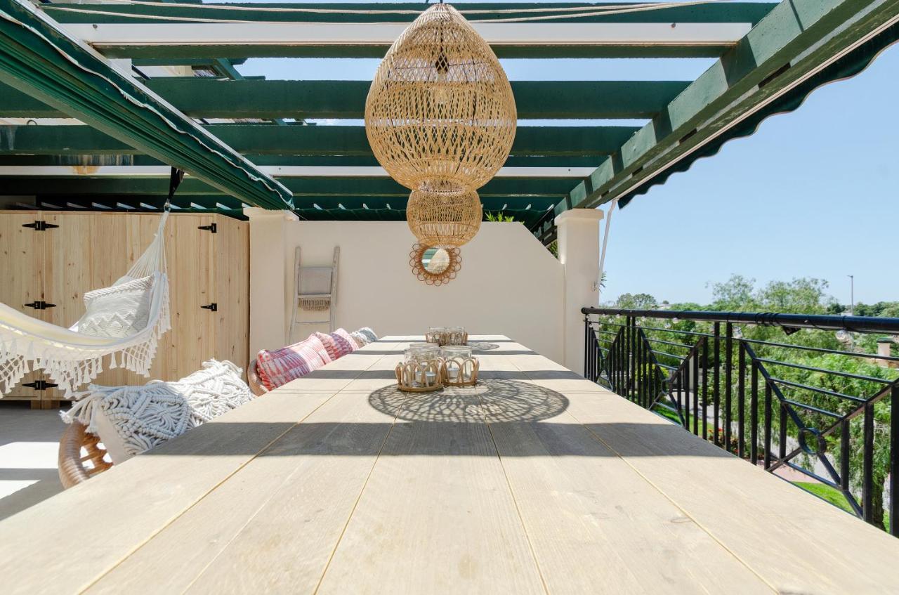 Appartement Stayatsas Luxe App Vlakbij Strand, 80 M2 Terras, Grote Zwembaden *