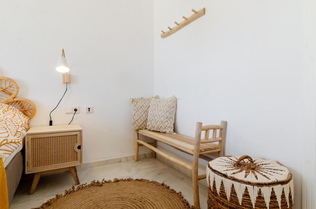Appartement Stayatsas Luxe App Vlakbij Strand, 80 M2 Terras, Grote Zwembaden